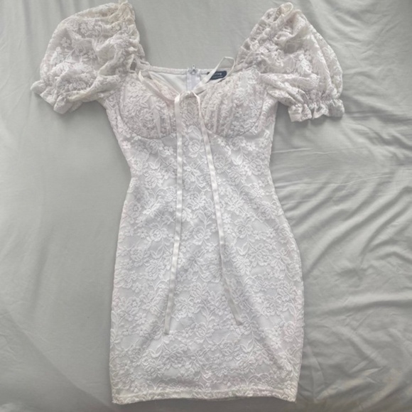 Feminine White Lacey Dress - Picture 6 of 9